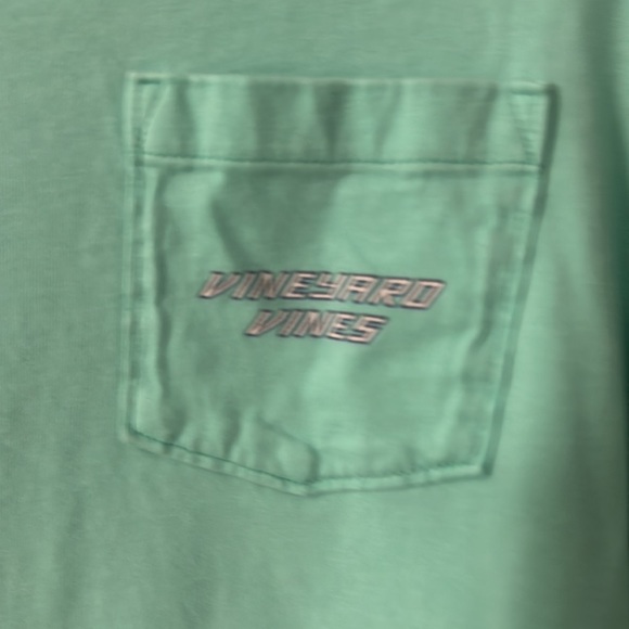 Vineyard Vines Boys size XL long sleeve T-shirt w/graphic on sleeve - Picture 3 of 7